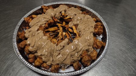 Smul pan sat&eacute; met sat&eacute;saus 35 stuks